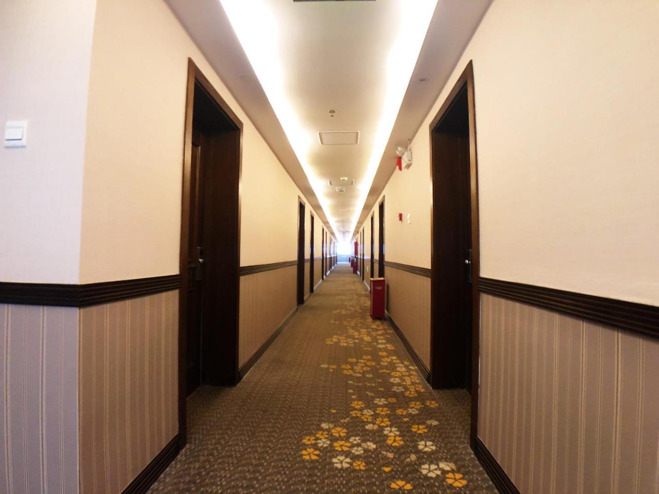 Nost Algia Hotel - Near Beijing Yonghe Lama Temple, Ghost Street, Beihai Park, Jingshan Park, Drum Tower, Houhai Bar Street, Tian'Anmen Square, Located In Beijing Traditional Hutongs, 5 Minutes Away From Subway, Free Laundry Serive Exterior photo