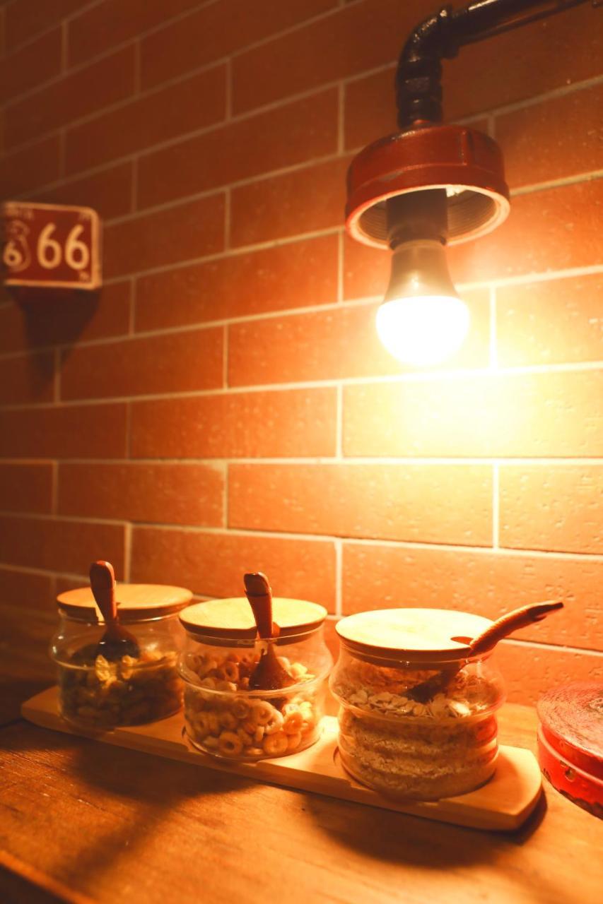 Nost Algia Hotel - Near Beijing Yonghe Lama Temple, Ghost Street, Beihai Park, Jingshan Park, Drum Tower, Houhai Bar Street, Tian'Anmen Square, Located In Beijing Traditional Hutongs, 5 Minutes Away From Subway, Free Laundry Serive Exterior photo